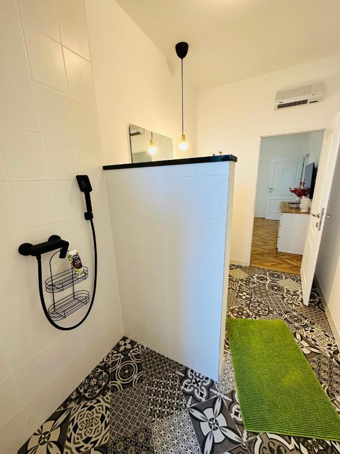 Studio Zara โรวีน ภายนอก รูปภาพ